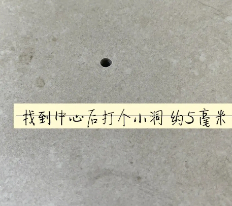 乐山市瓷砖空鼓维修公司专业解答在瓷砖铺贴过程中，如果砂料搅拌不均匀，将会带来以下问题